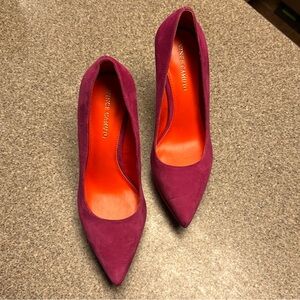 Fuchsia Vince Camuto heels like new!